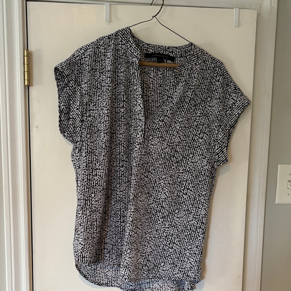 Cynthia Steffe Black and White Textured Blouse